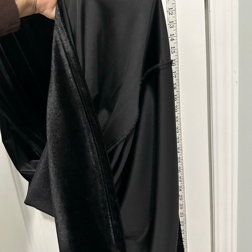 Hot Topic size 2 2x Black Velvet Button-Front Maxi Skirt Plus Size - Picture 11 of 13